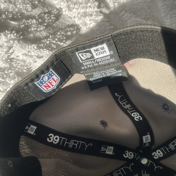 NFL Dark gray Tampabay Buccaneers New Era hat - Picture 5 of 8